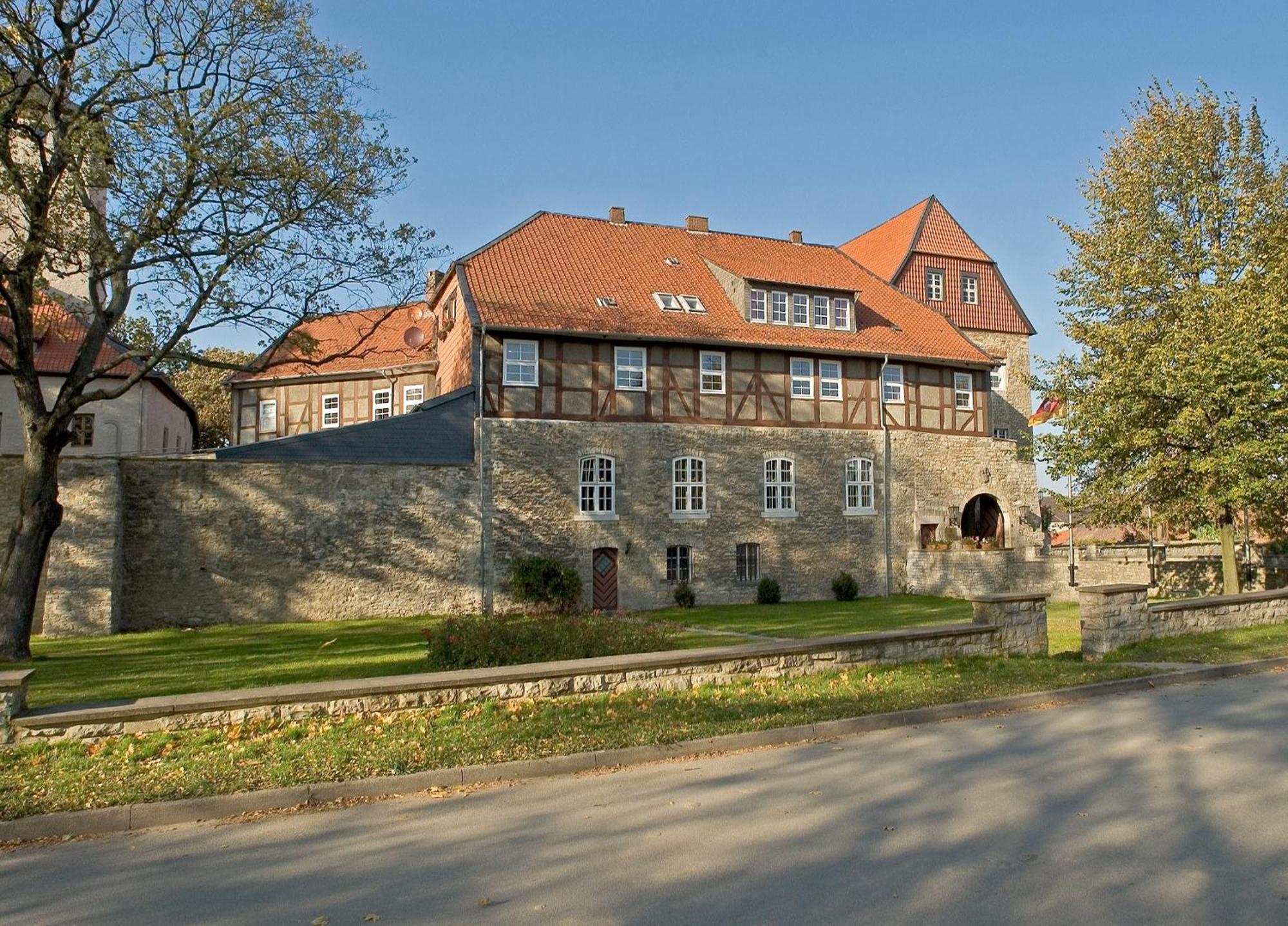 Burg Warberg Hotel Exterior photo