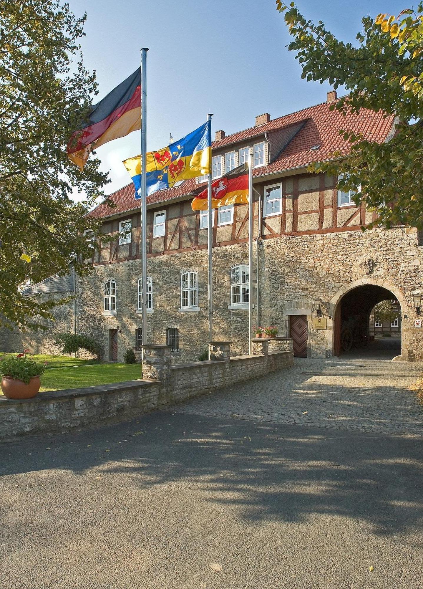 Burg Warberg Hotel Exterior photo